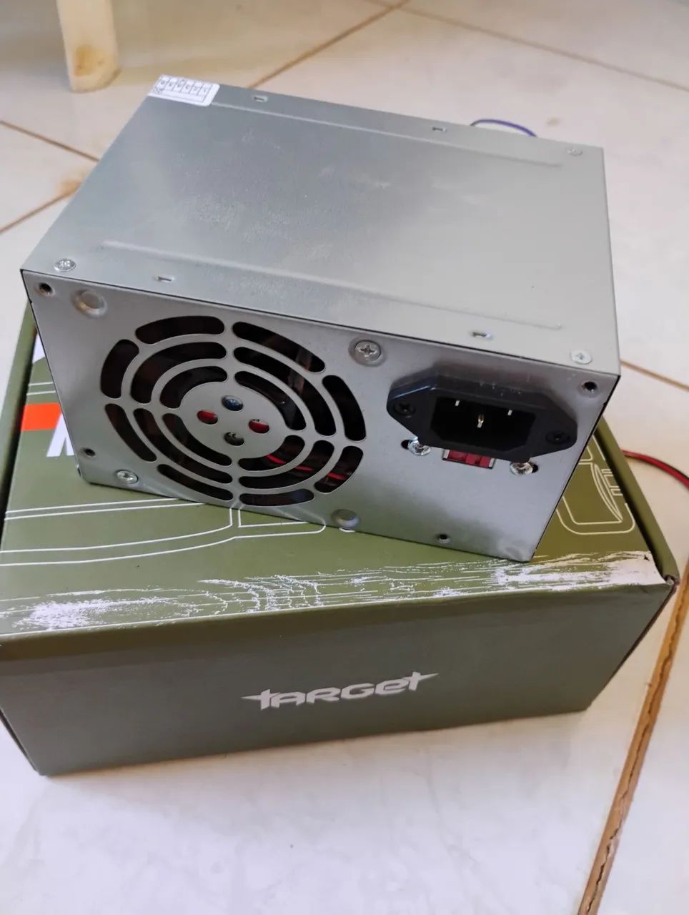 Fonte de alimentação seminova 200w