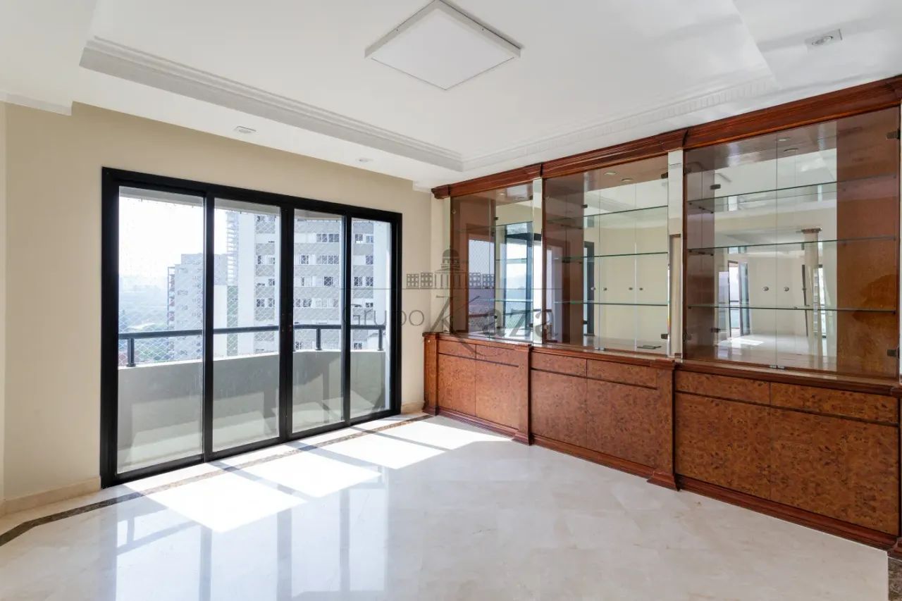 Apartamento - Moema - 4 Dormitórios - 287m².