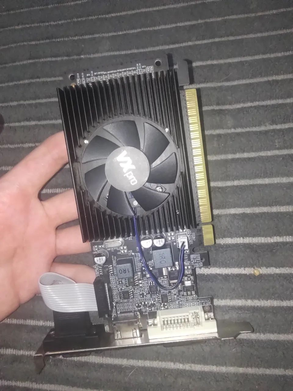 Placa de vídeo GT210 FXPRO 1GB DDR3