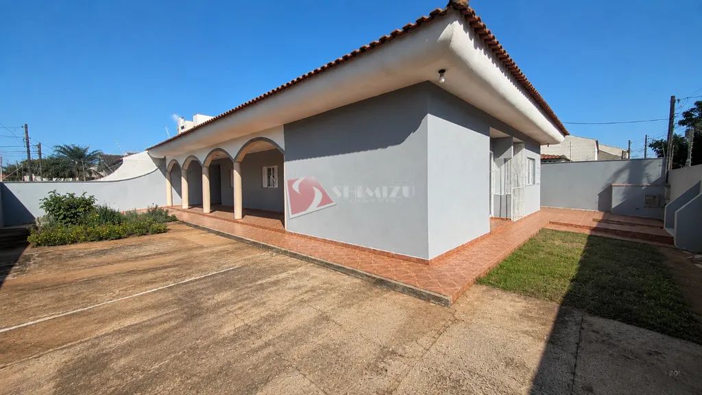 Casa à venda em Maringá, Parque Residencial Cidade Nova, com 3 quartos, com 182.64 m²