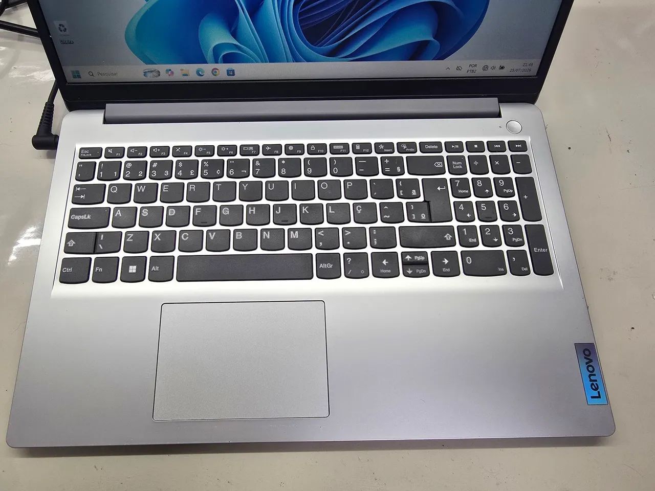 Notebook Lenovo Ideapad 1i  - Foto 2