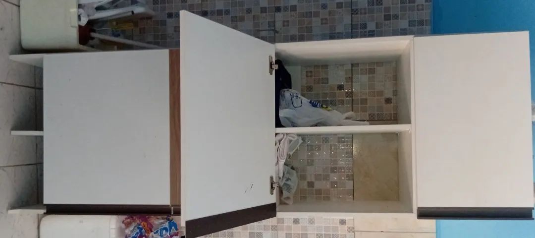 Armário de parede super resistente bem conservado 