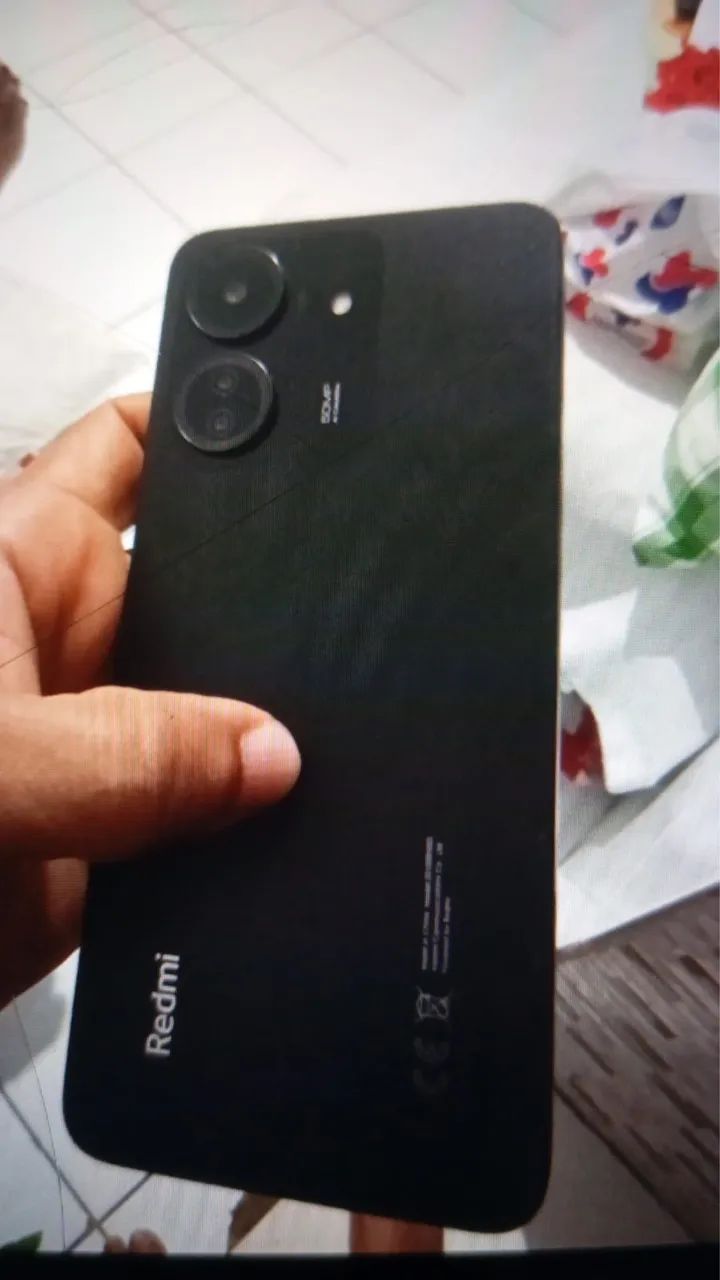 Celular todo bom ,sem marca de uso ?