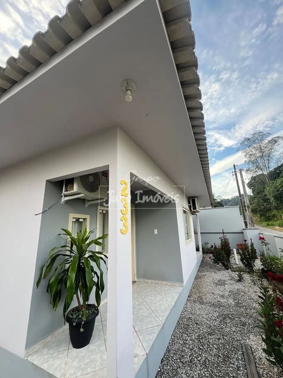 Casa com piscina centro da Guabiruba - Foto 3