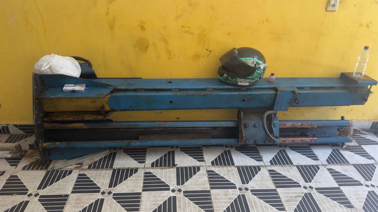 VENDO ELEVACAR 2.5 TON