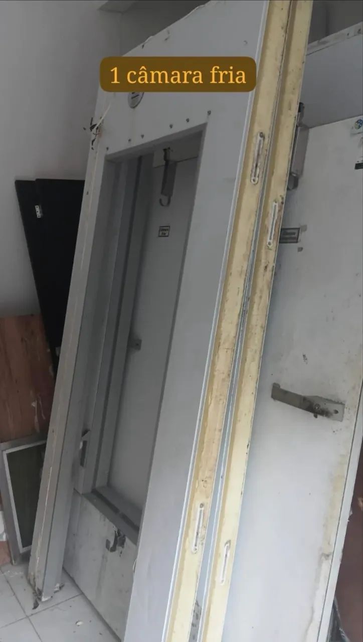 1 Câmara Fria congela 1 refrigera 