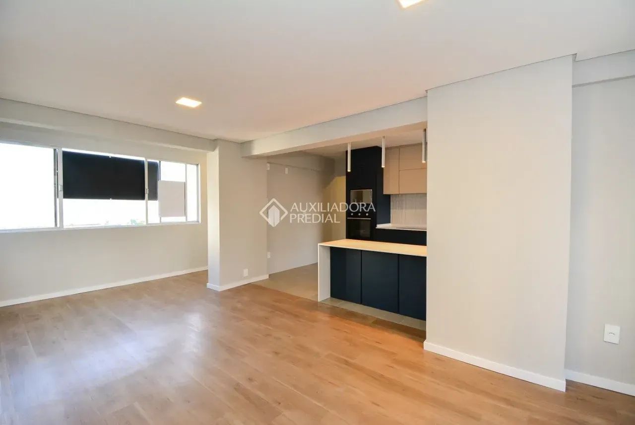 Apartamento Reformado com Vista Mar e 4 Dormitórios no Centro de Florianópolis - Foto 5