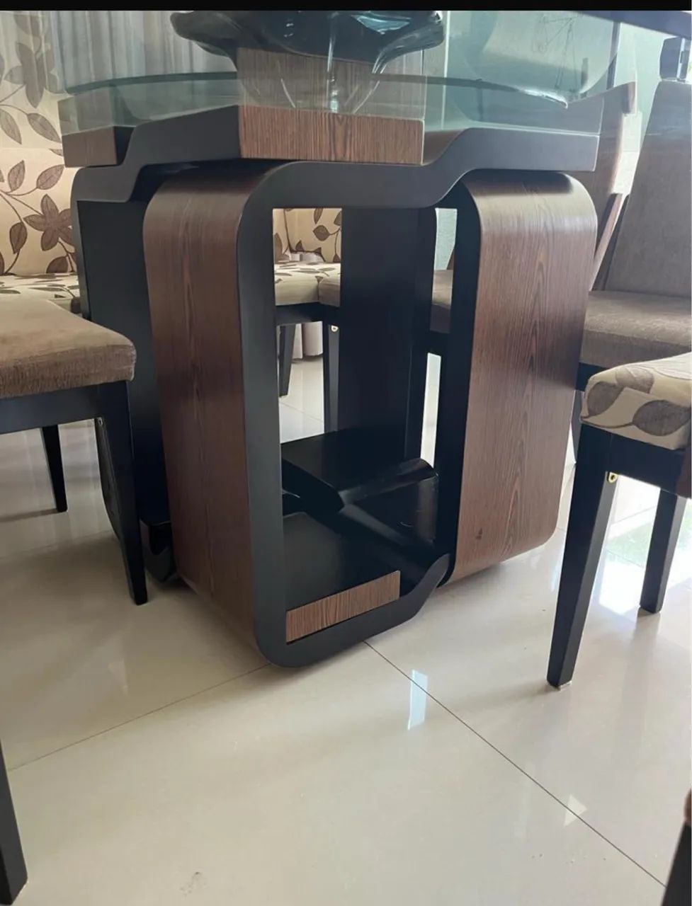 Mesa 8 cadeiras