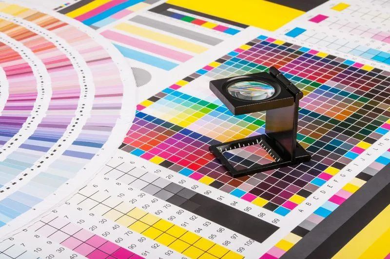 Designer Gráfico Sênior (20 Anos de Experiência) | Impressos, Digital e Web - Foto 2