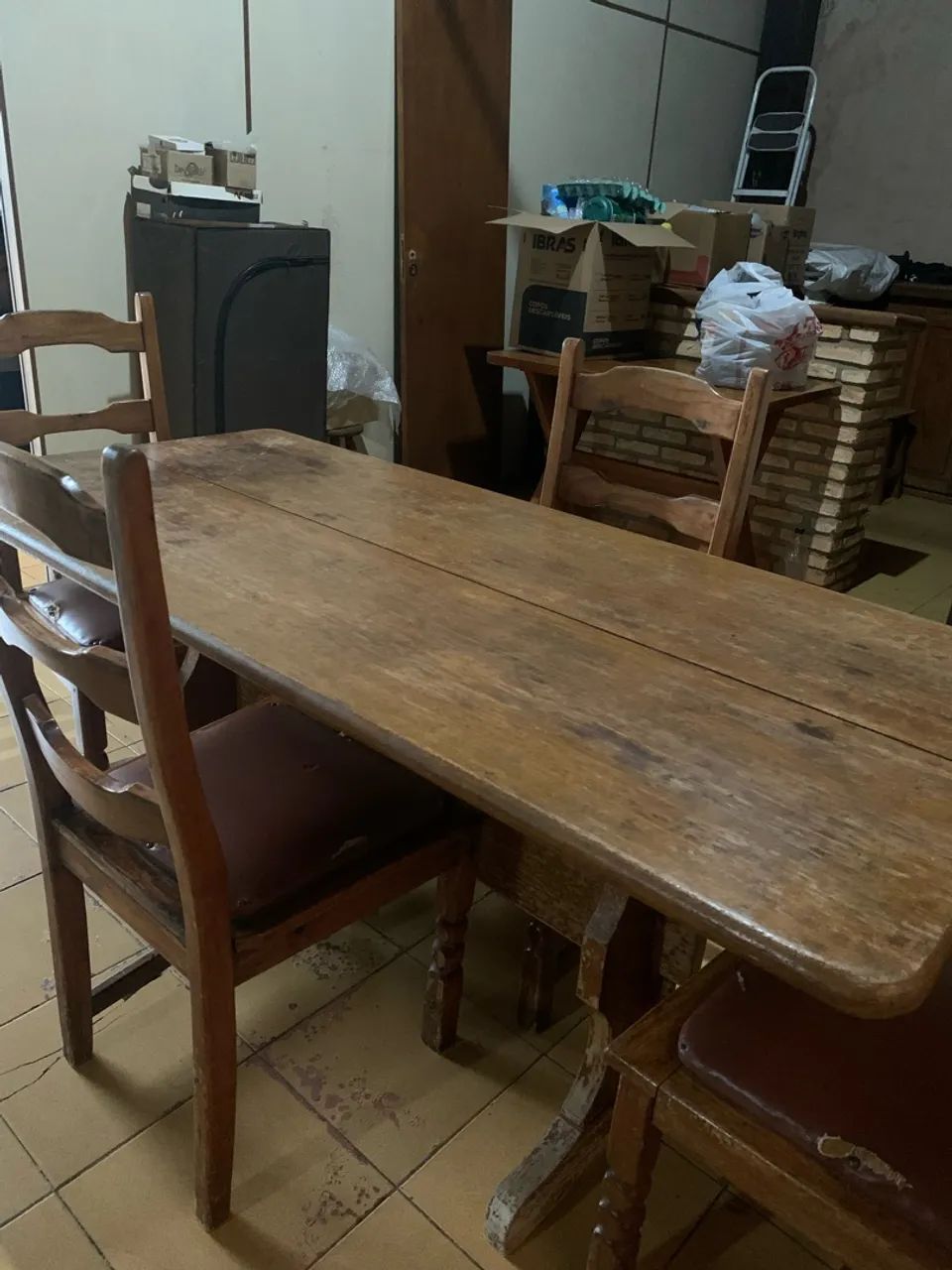 Mesa de jantar madeira com cadeiras - Foto 3