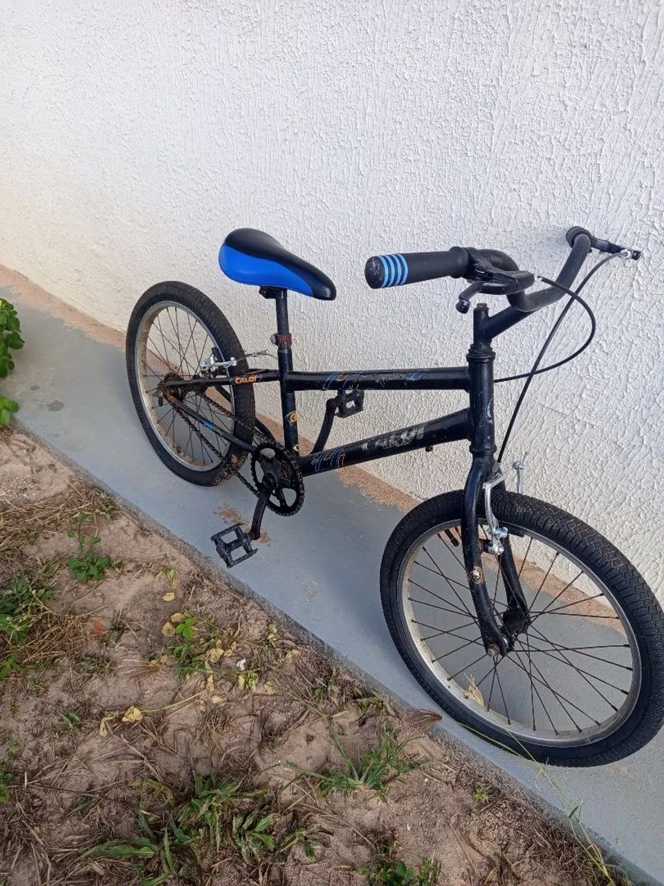 2 bicicleta no ponto de rodar 