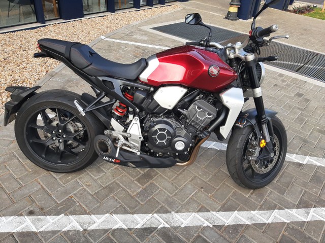 VENDO ESTA LINDA MOTO CB 1000R