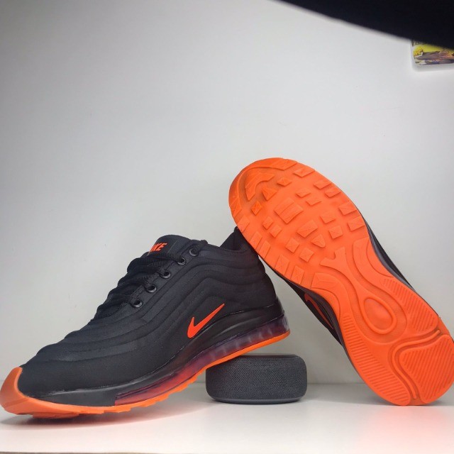 tenis nike preto laranja