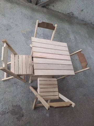 Conjunto de Mesa infantil de eucalipto com 4 cadeiras  - Foto 3