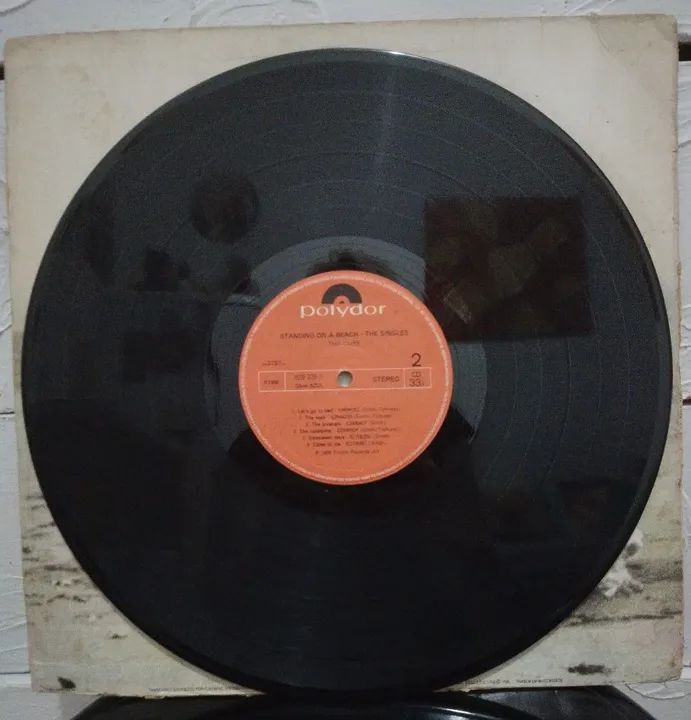 Vinil The Cure, Standing On A Beach.  - Foto 2