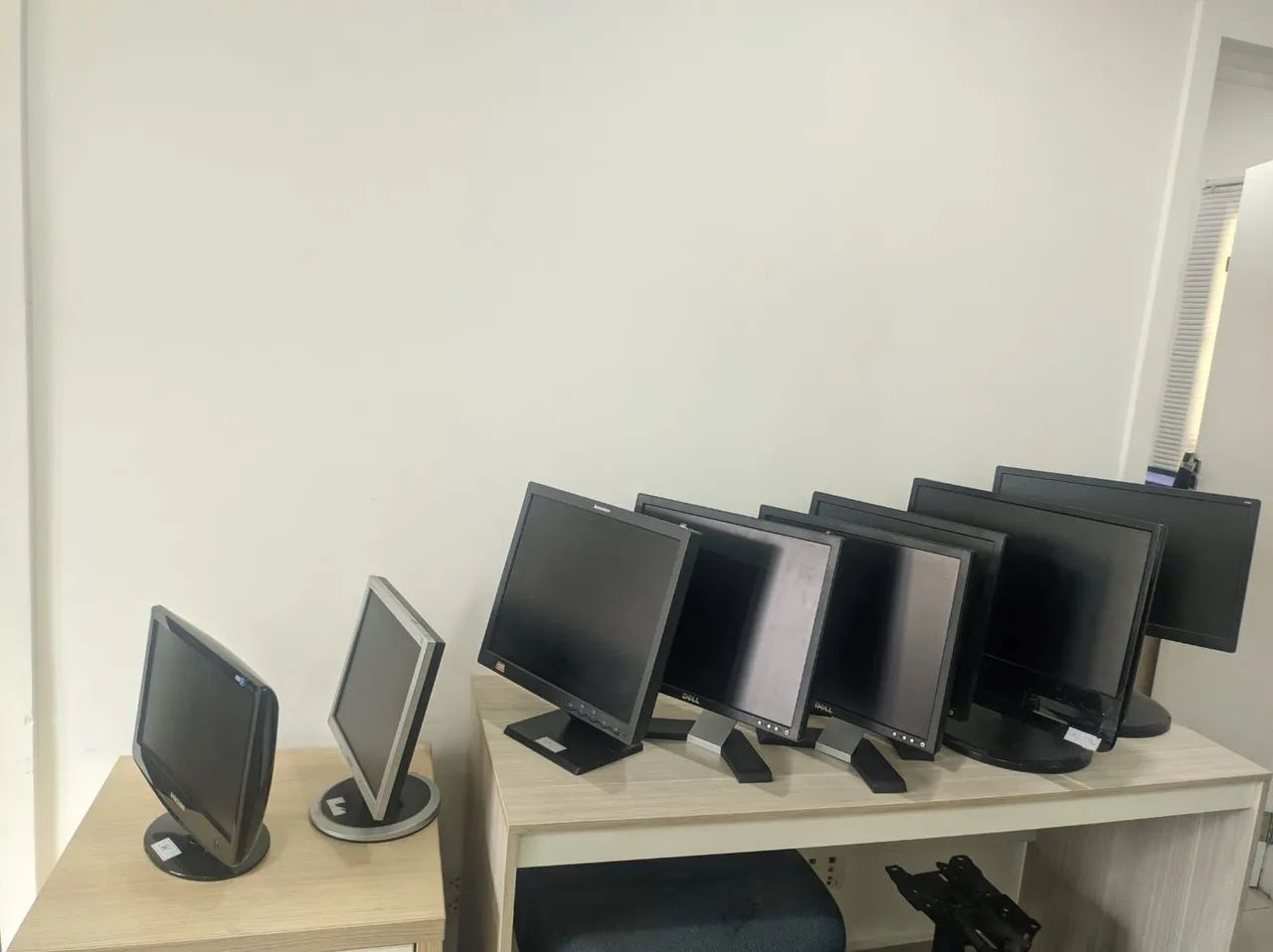 Monitores á partir de:  R$120,00 - Foto 3