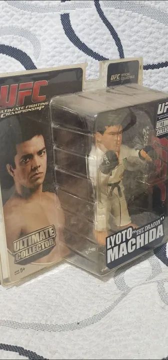 FIGURA DE AÇÃO UFC ITEM PARA COLECIONADOR LACRADO COM KIMONO - Foto 2
