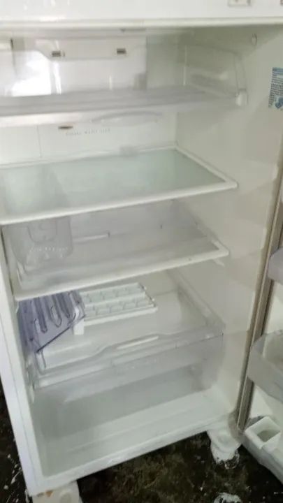 ELETROLUX FROST FREE. REI DA GELADEIRA  - Foto 3