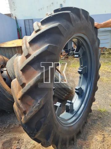 cod.712 - Par de pneus finos 12-4/36 Goodyear - TK Tratores Nova Andradina - MS 