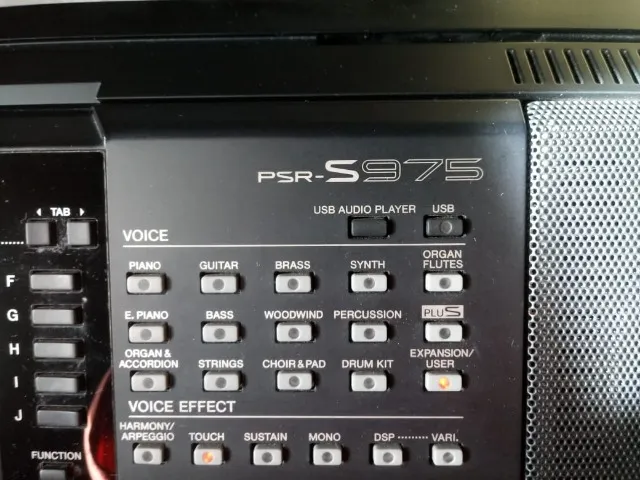 Teclado Yamaha PSR-S975 em estado de novo com 2 packs de samples já instalados!