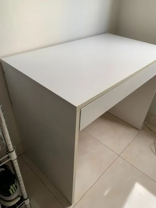 ESCRIVANINHA BRANCA com 1 gaveta. * EM EXCELENTE ESTADO*  - Foto 2