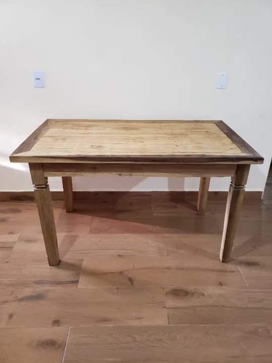 Mesa de Madeira de Demolição
