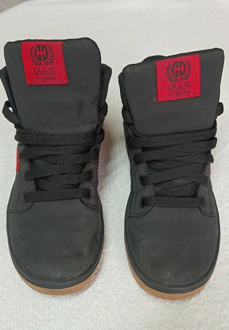 TÊNIS PRETO TAMANHO 35 - Foto 3