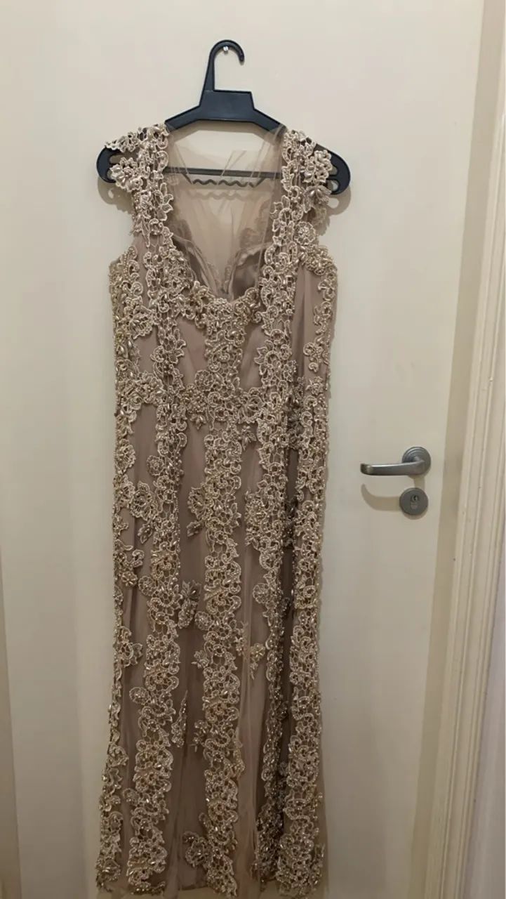 Vestido de festa inteiro bordado 