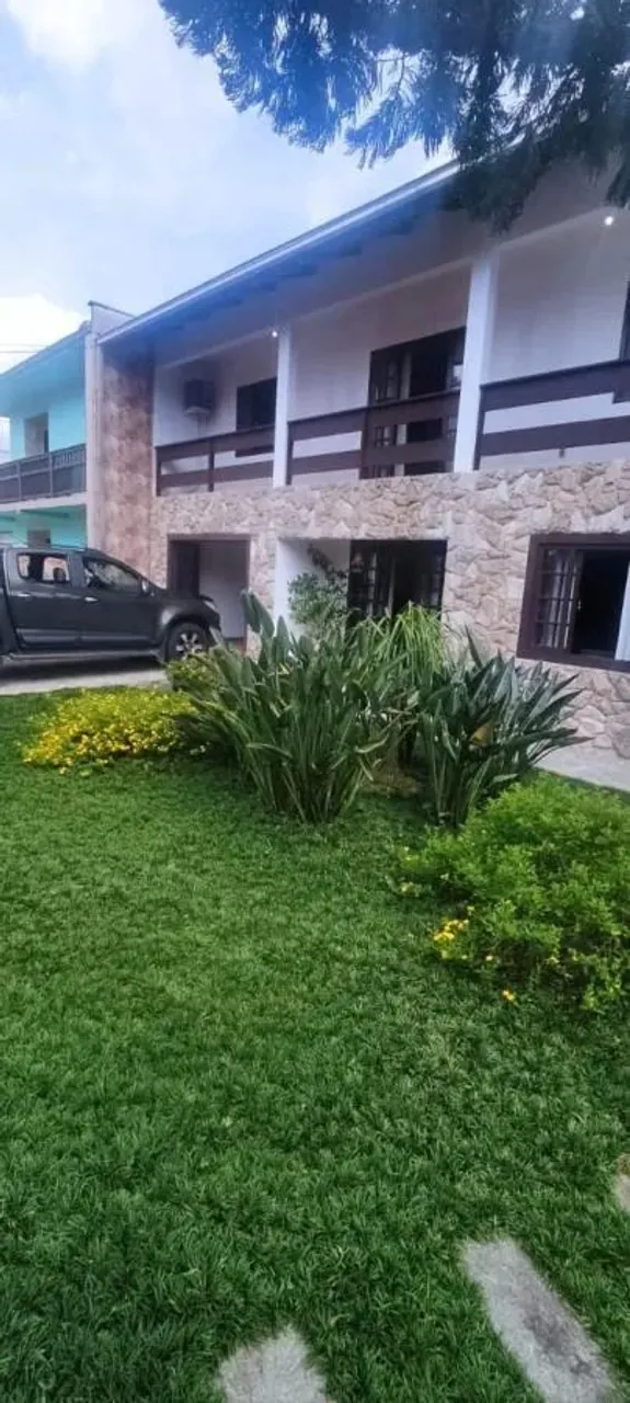Sobrado para Venda em Joinville, Bom Retiro, 4 dormitórios, 2 suítes, 3 banheiros, 4 vagas
