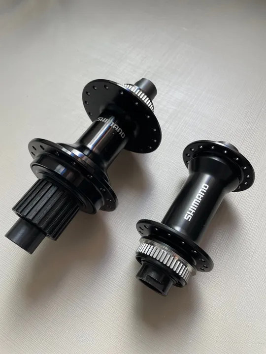 Par de Cubos Shimano Boost 32 f - Tc500 - microspline novos