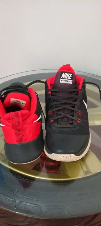 Nike Jordan  - Tamanho 41 - Preto e Vermelho - Foto 2