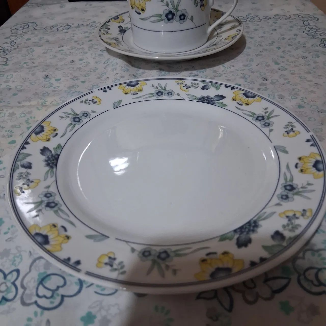 Trio porcelana Heritage  chá/ café  xícara,  pires e prato de sobremesas.  - Foto 6