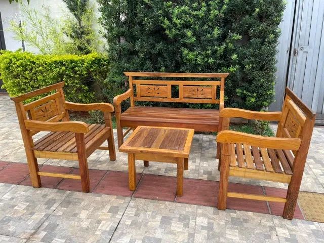 Locação de Conjutos de Namoradeiras de Madeira Rústica