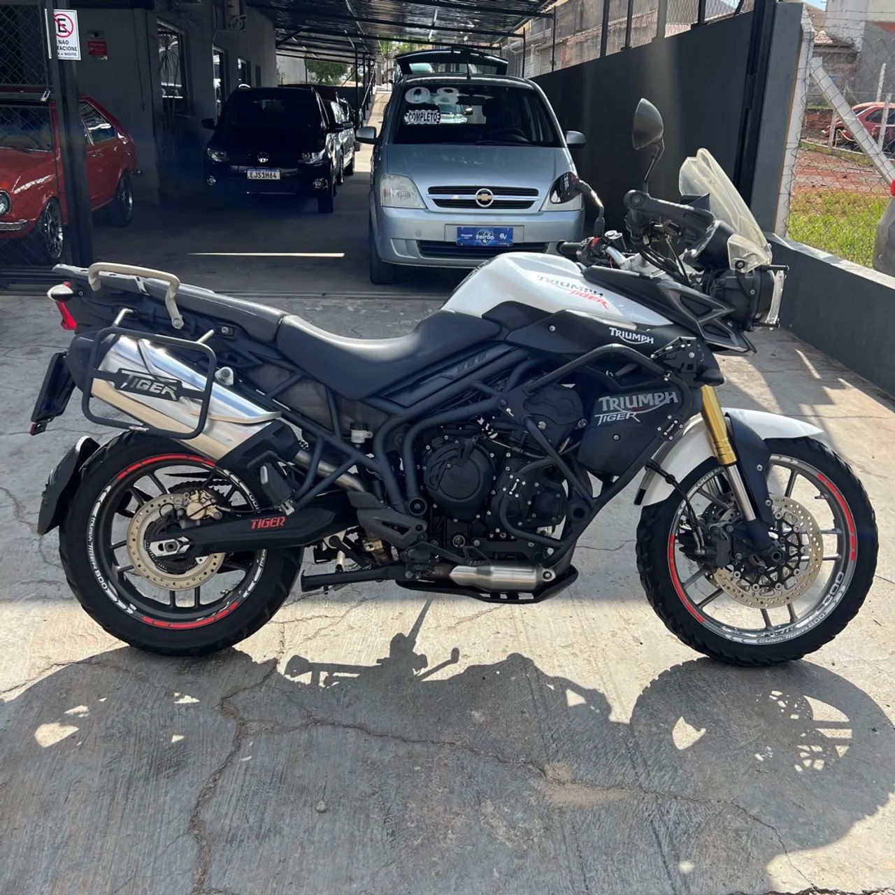 TRIUMPH TIGER 800 ABS 2015 50.000 ?...