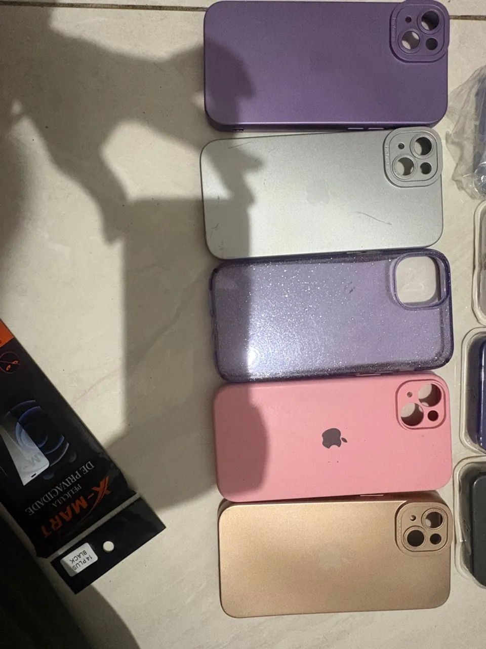 Capinhas usadas e novas IPhone 14 Plus $50,00. Todas - Foto 4