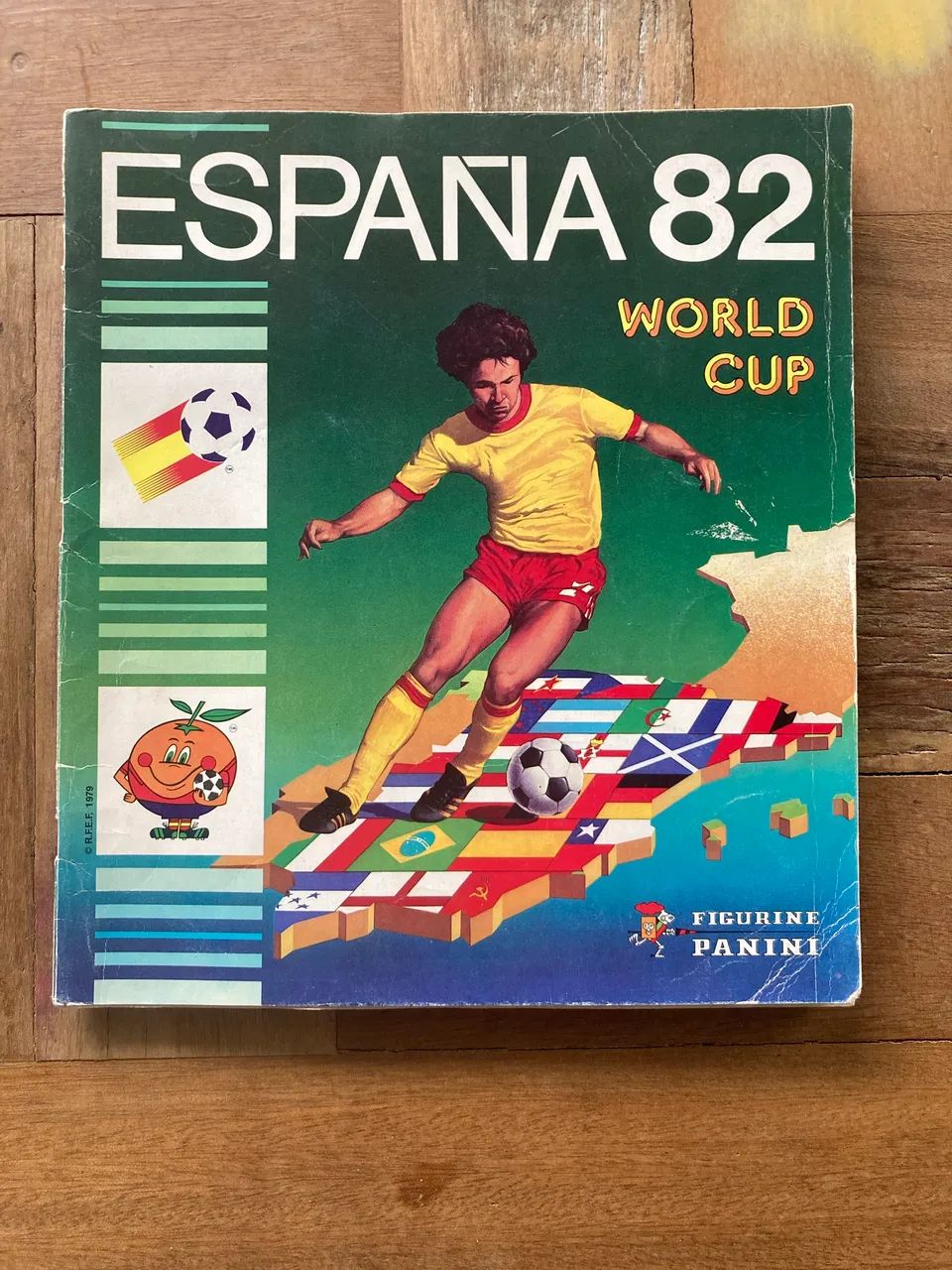 Álbum Copa 1982 - oficial Panini - ver descrição 