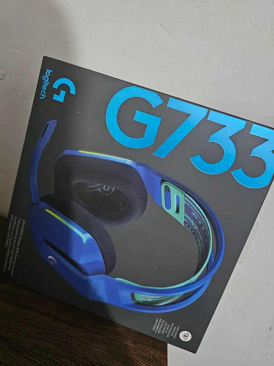 Logitech G733