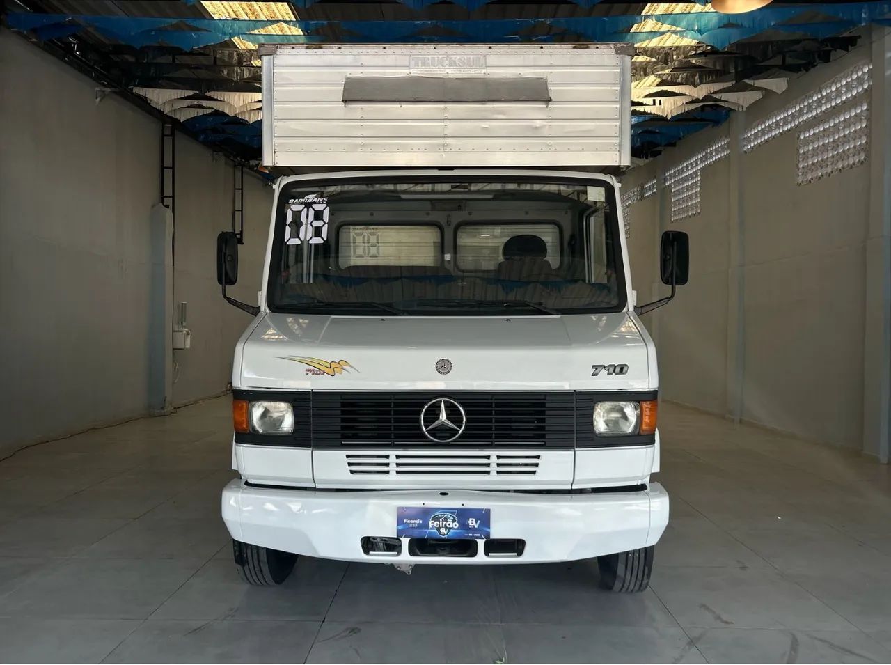 Caminhão Mercedes-Benz 710  - Foto 2