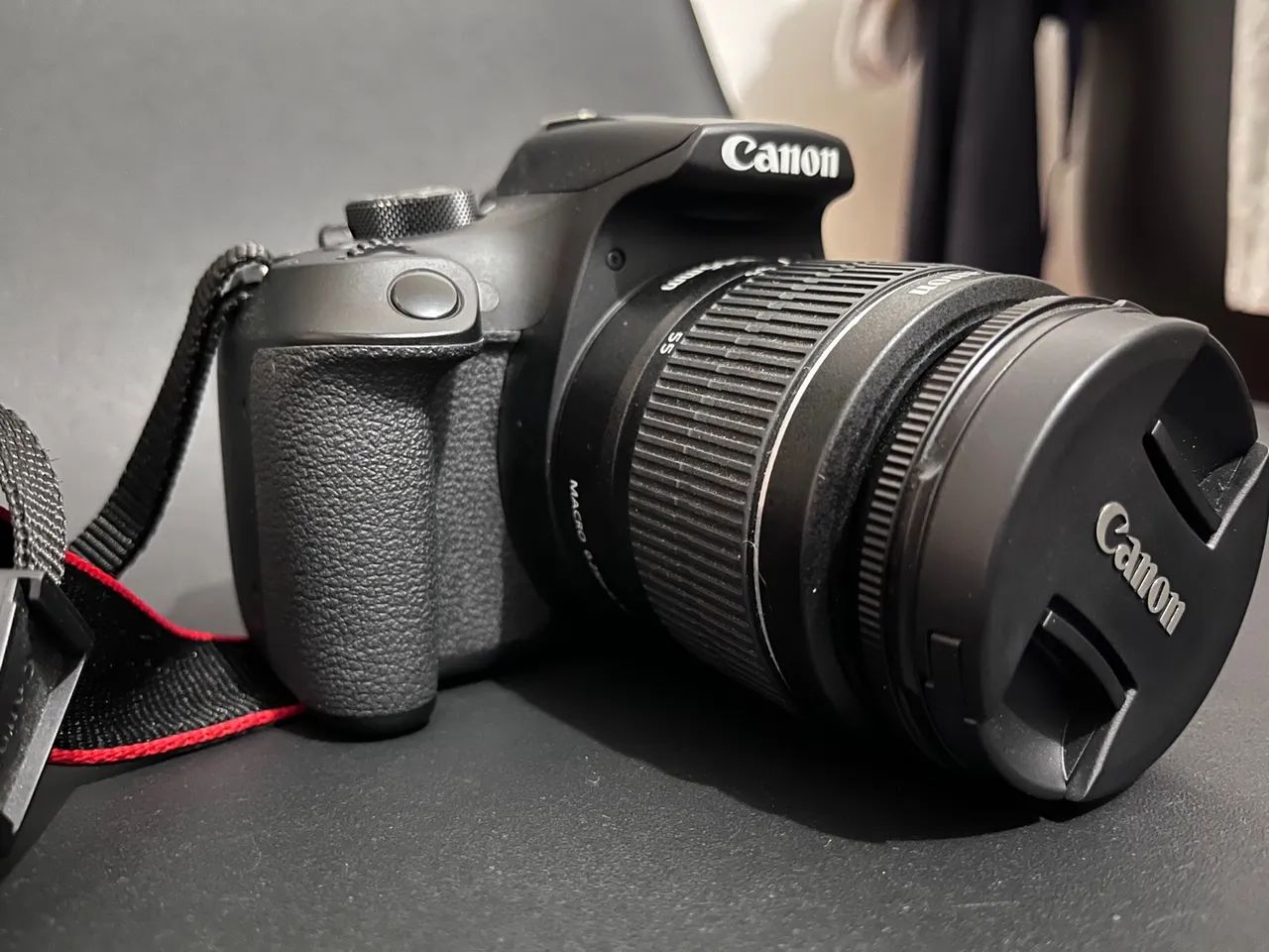 Câmera Canon DSLR com Lente + Flash Yongnuo 