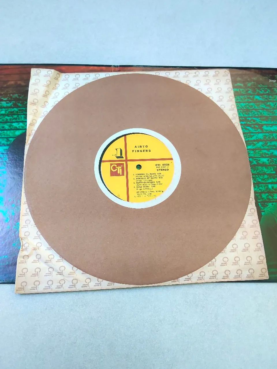 Lp Airto - Fingers - importado - Foto 5