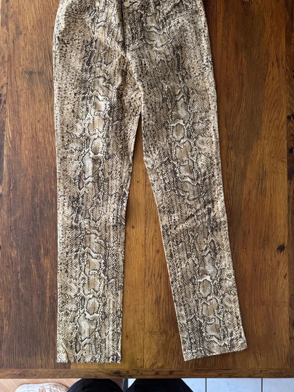 Calça Skinny com estampa de cobra Tory Burdh - Foto 5