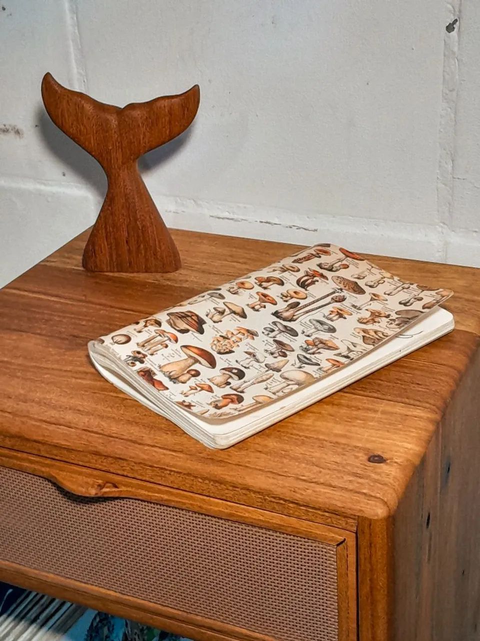 Mesinha de cabeceira autoral - Foto 5