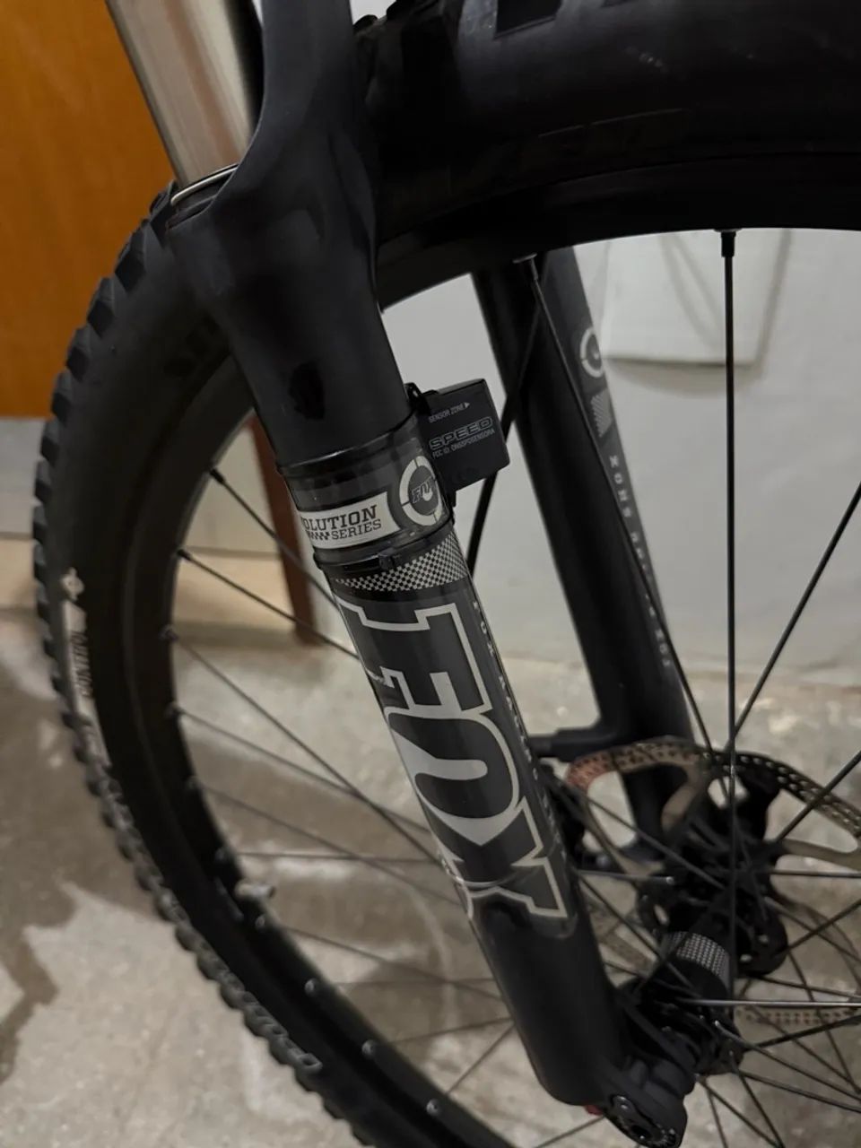 Bicicleta Specialized Stumpjumper FST alumínio  - Foto 3