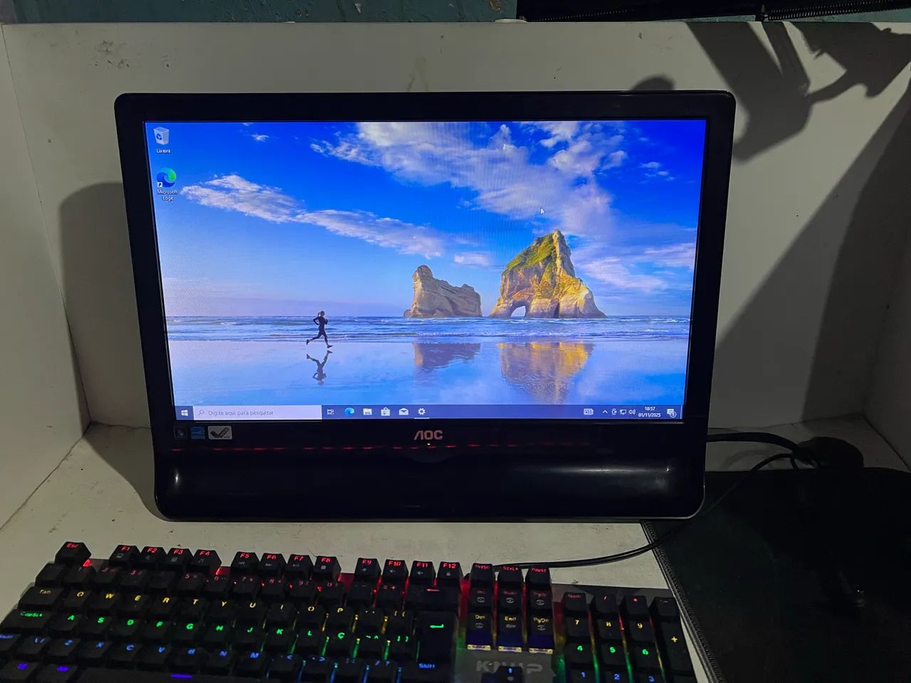 AOC 19-inch Monitor PERFECT!!!!64264604465923122