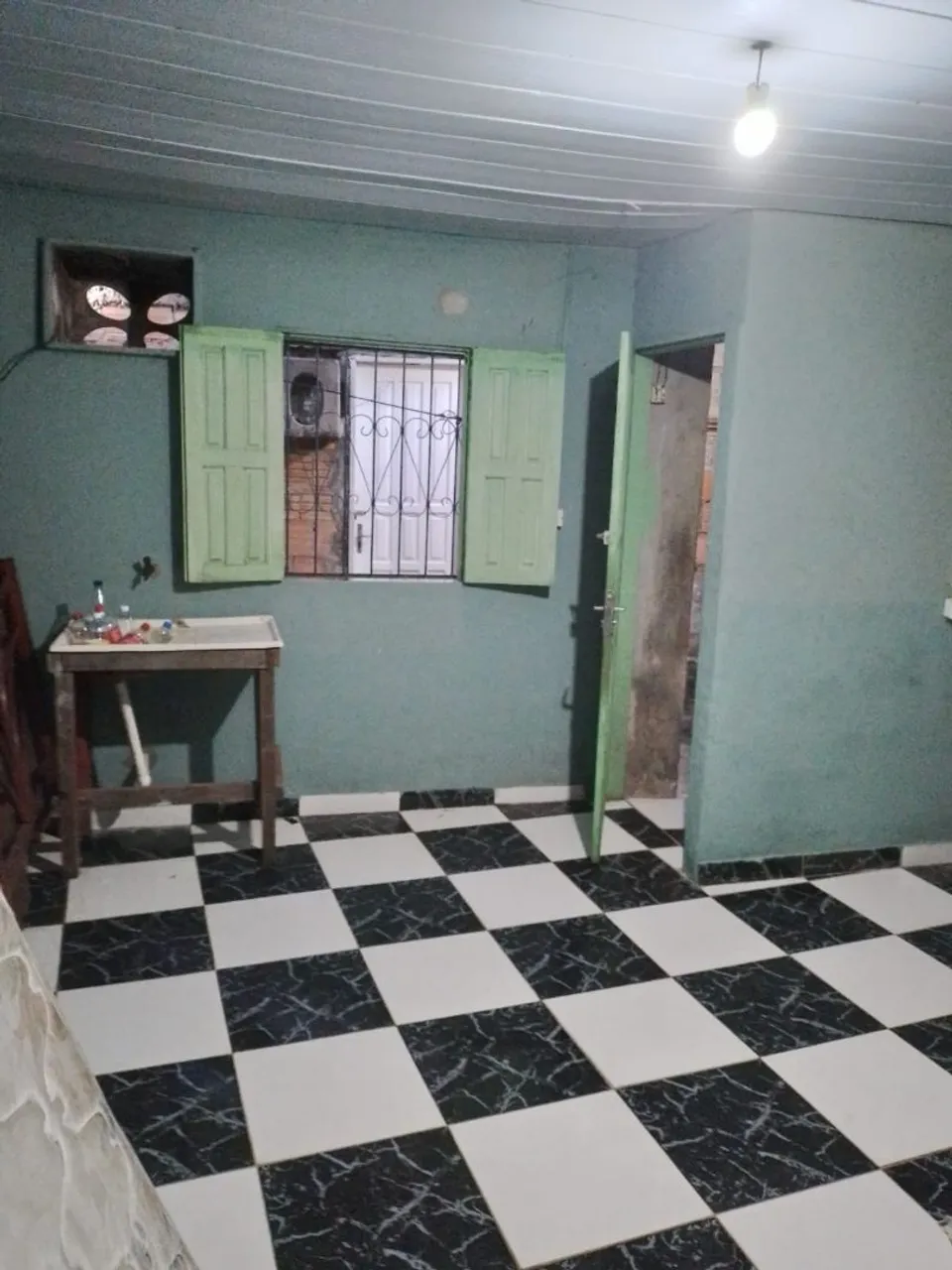 Alugo uma quarto somente pra solteiro