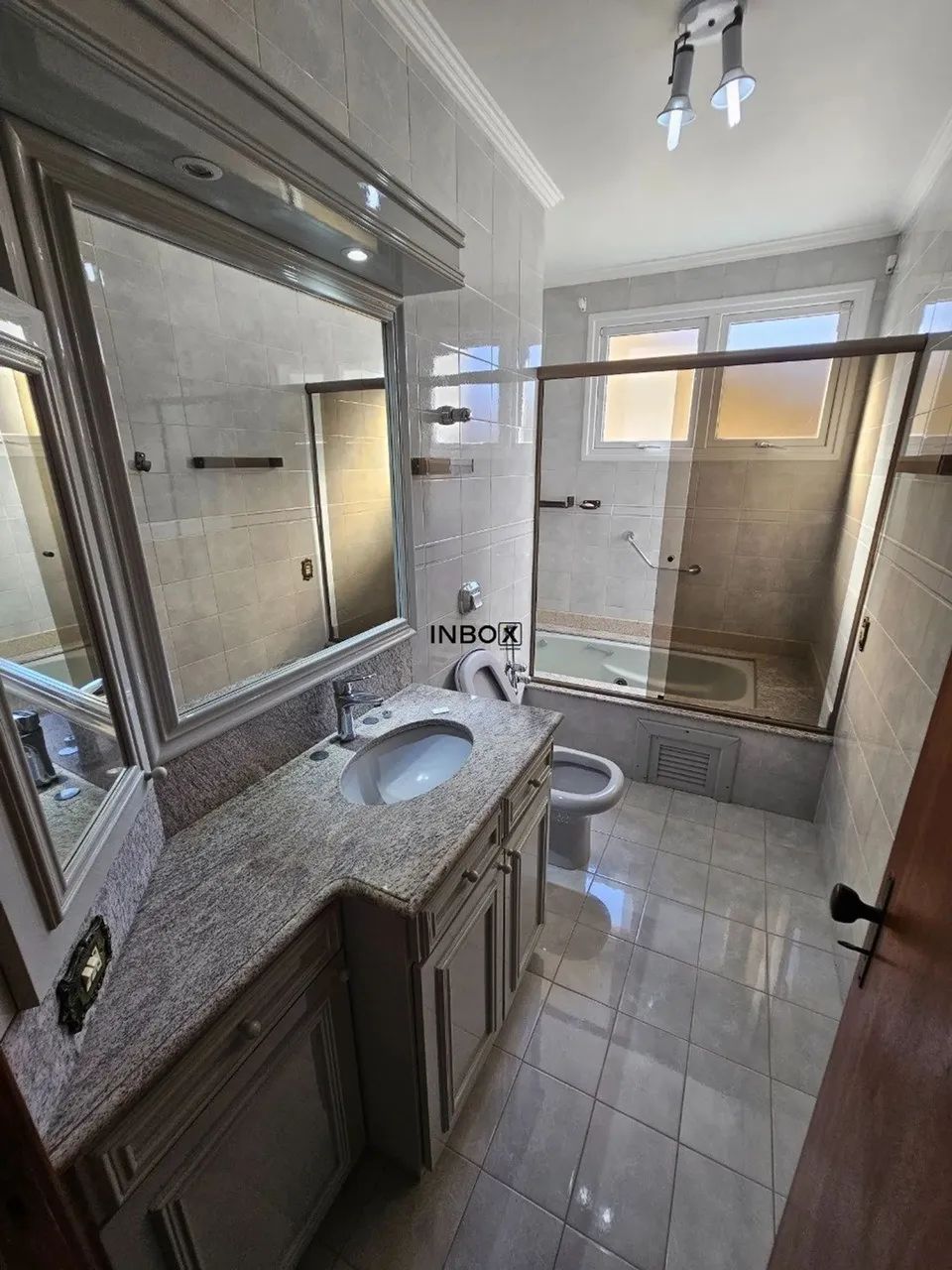 INBOX CIA IMOBILIÁRIA VENDE LINDA CASA COM 03 QUARTOS E 230, 94M² PRIVATIVOS NO BAIRRO BOR - Foto 2