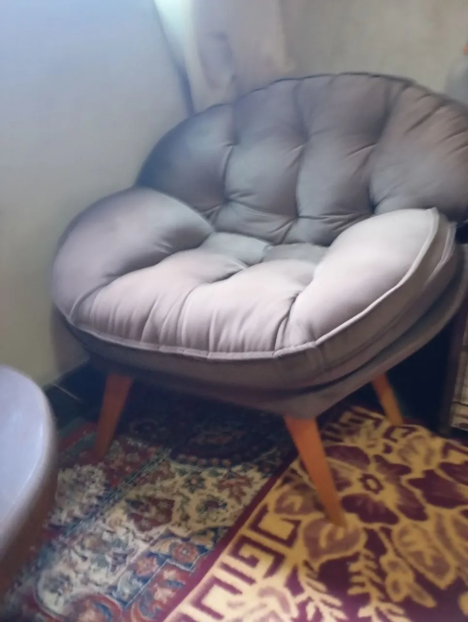 Poltrona Decorativa Confortável e Elegante