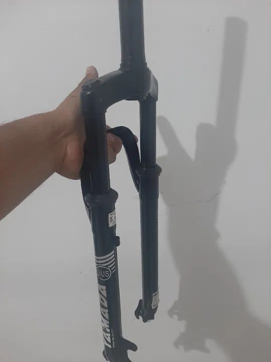 Peças para bicicleta: Garfo, Mesa e Kit Freio.