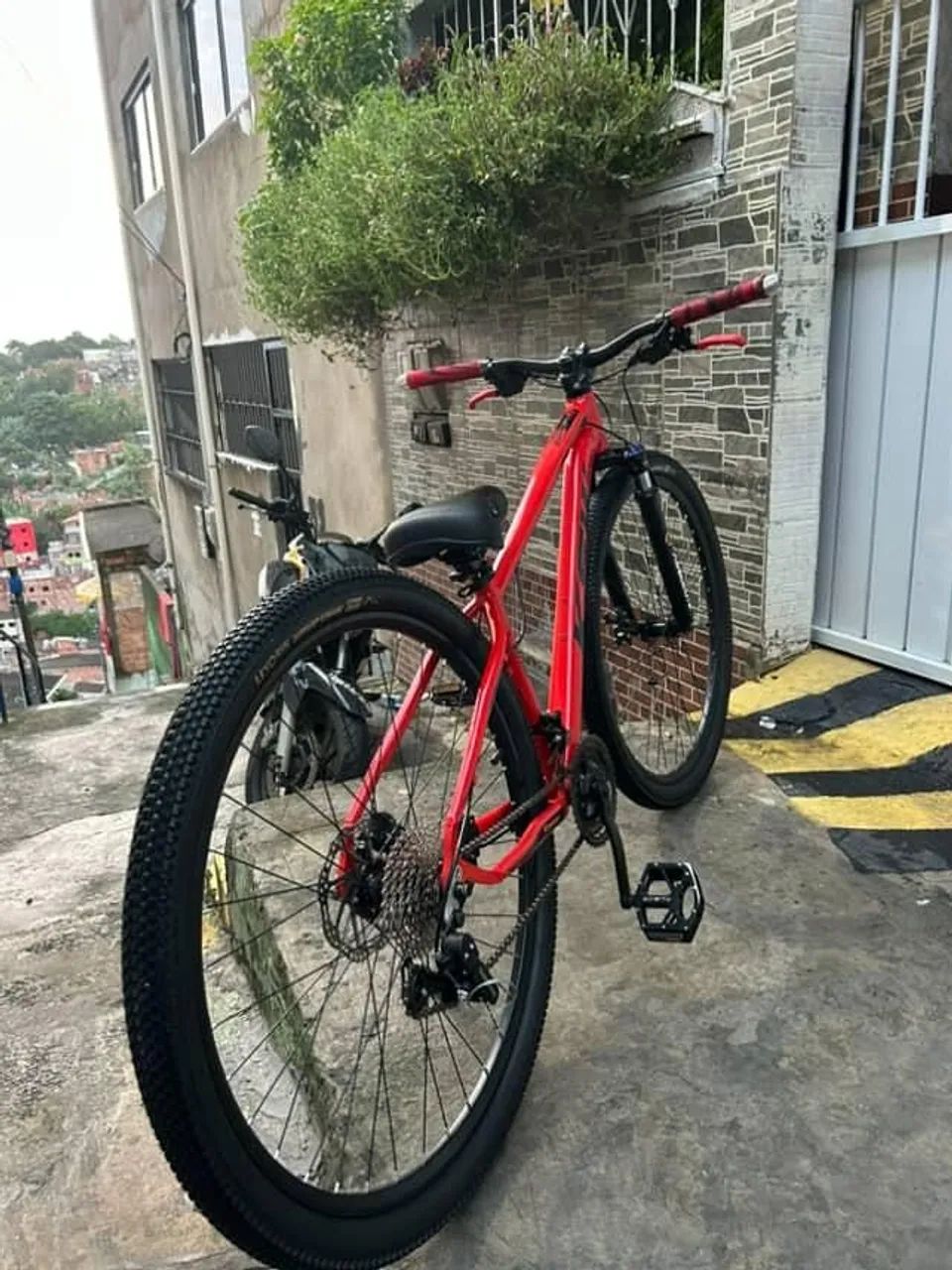 Bicicleta ksw(OLHE A DISCRIÇÃO TEM FALANDO TUDO)pronto pro grau ou pedaladas intensas  - Foto 3
