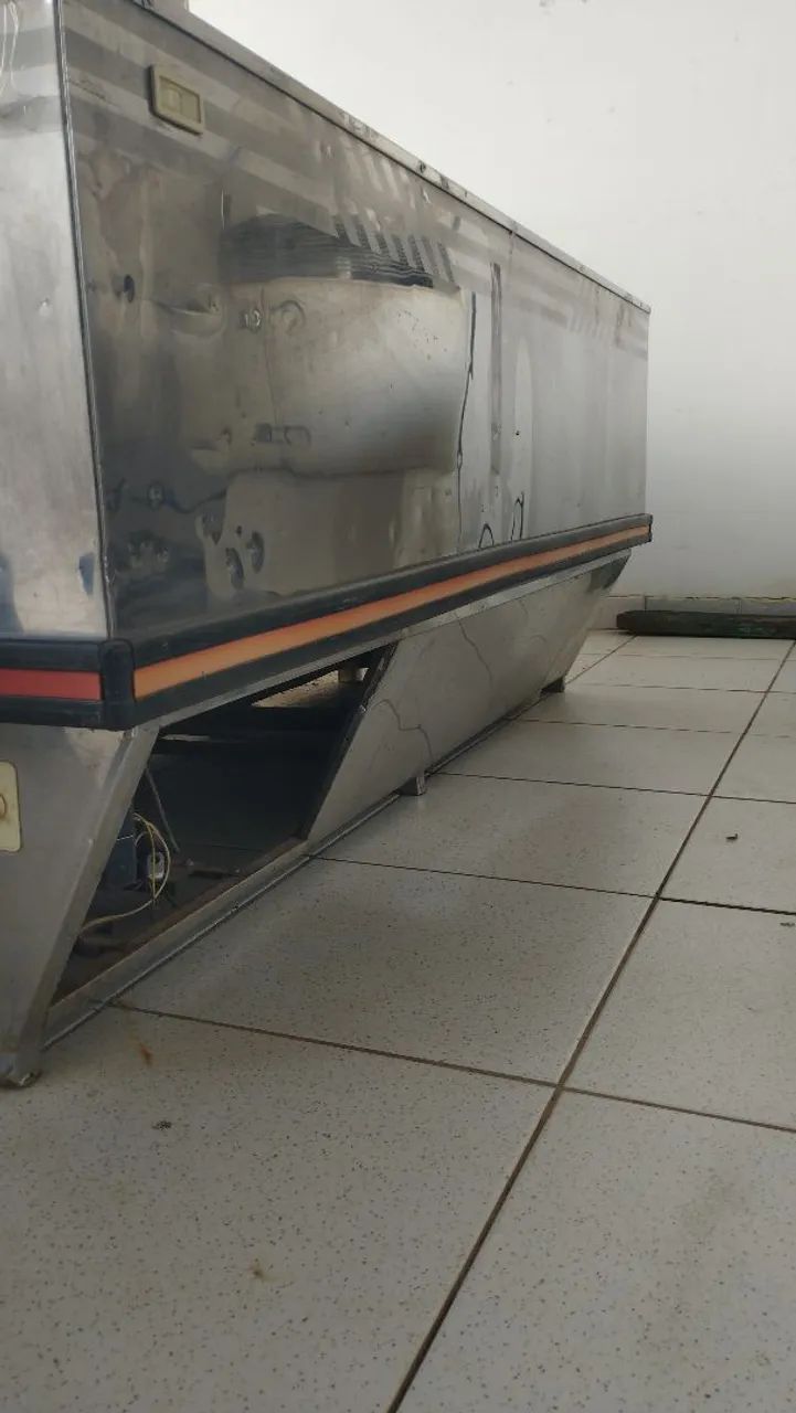 Vende-se Ilha Refrigerada em Inox com Tampas de Vidro!<br> - Foto 3
